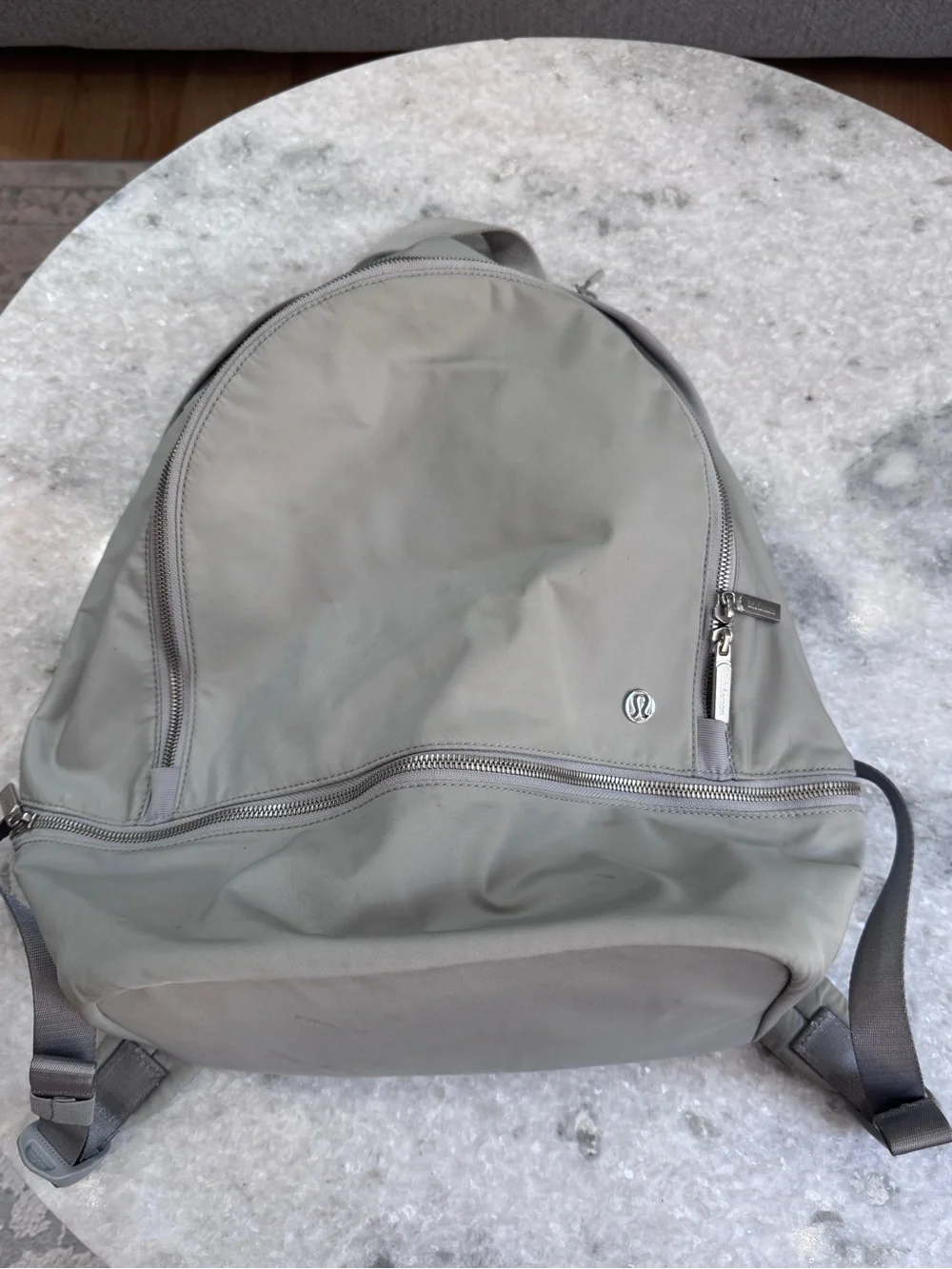 lululemon athletica Gray city Adventurer Backpack